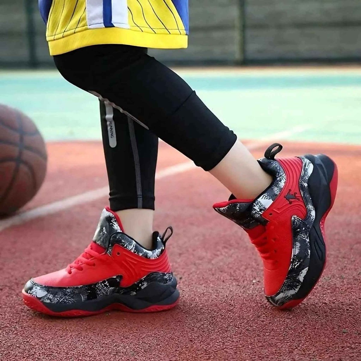 Air Strike Pro Kids Basketball Shoes - Kids Kids Basketball Shoes in 31 | Boys & Girls Shoes Online Australia | Kiddos Kicks